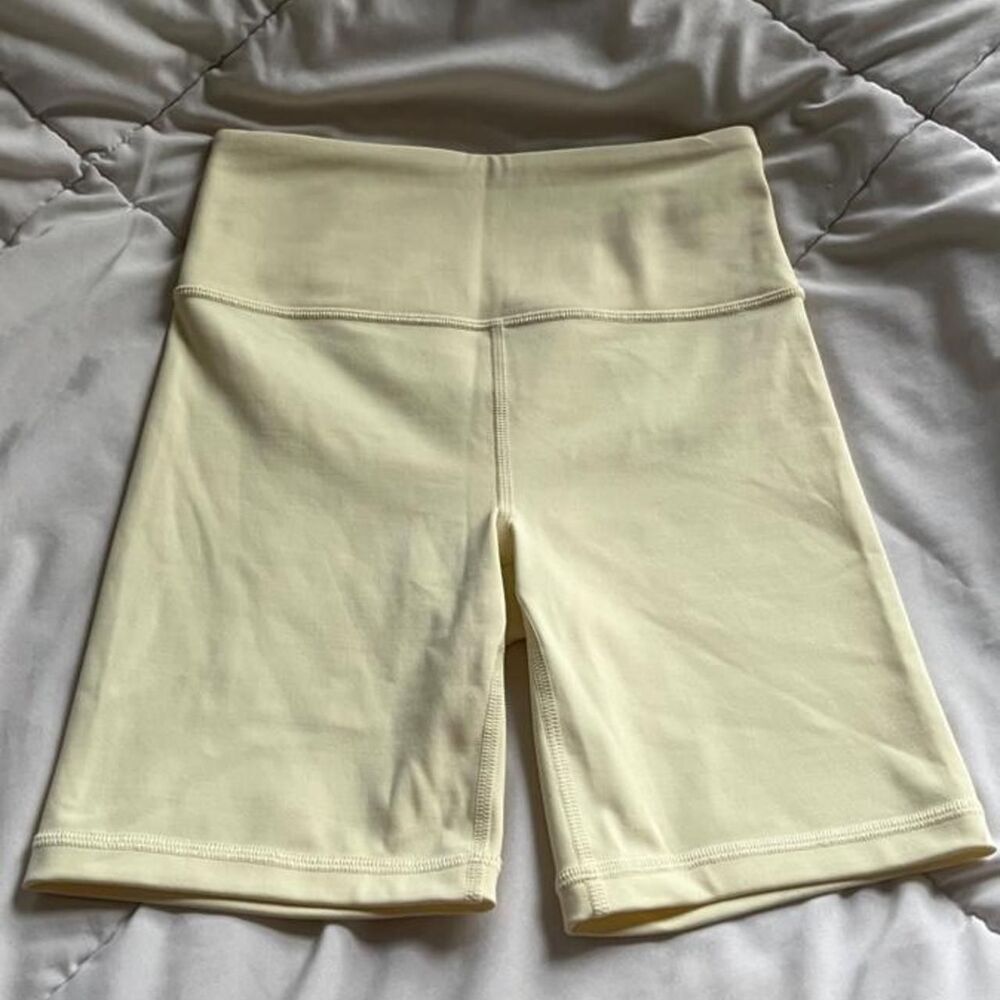 Athleta Butter Yellow Cream Ultra High Rise Biker Shorts XXS